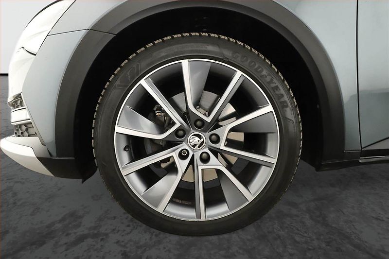 Škoda Superb (2019) Scout 2.0 TDI - fotka 12 z 19