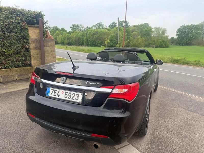 Lancia Flavia (2012)  200S  2,4 i limited 2012 - fotka 20 z 21