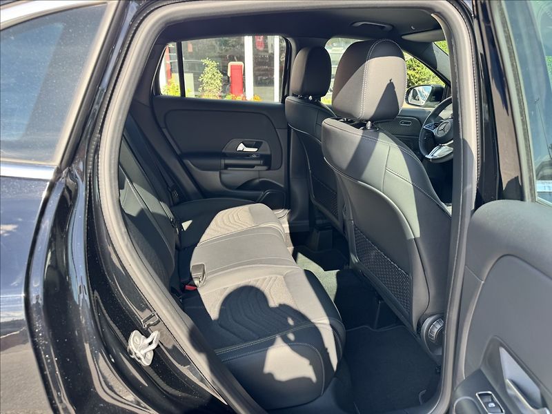 Mercedes-Benz GLA 1,3   200 - fotka 6 z 13