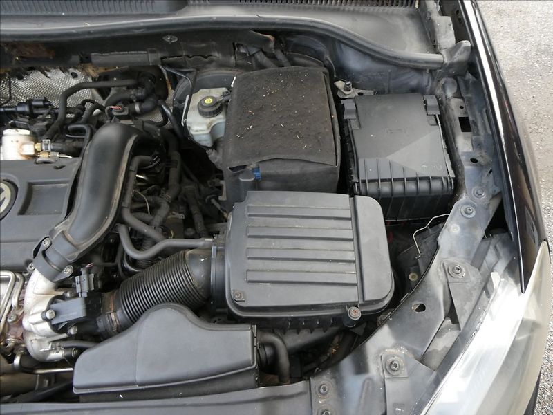 Volkswagen Golf 1,4 TSi 90kW 2xkola,po servise - fotka 38 z 47