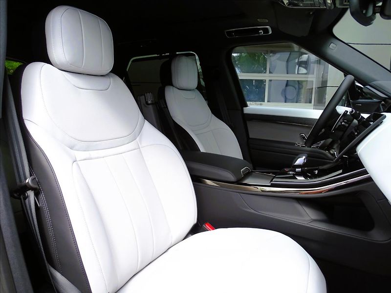 Land Rover Range Rover Sport (2026) 3,0 D300 DYNAMIC SE - fotka 37 z 38