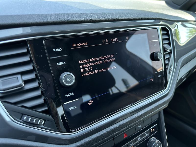 Volkswagen T-Roc 2.0 TDI DSG SPORT - fotka 14 z 23