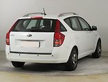 Kia Ceed (2010) 1.4 CVVT, nová STK - náhled 4