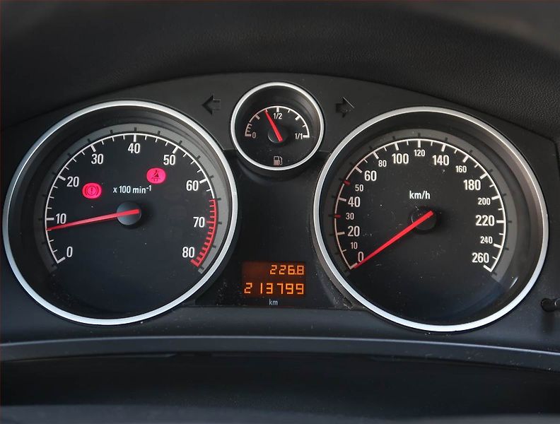 Opel Zafira (2006) 1.6, 7 míst, jezdí dobře - fotka 11 z 18