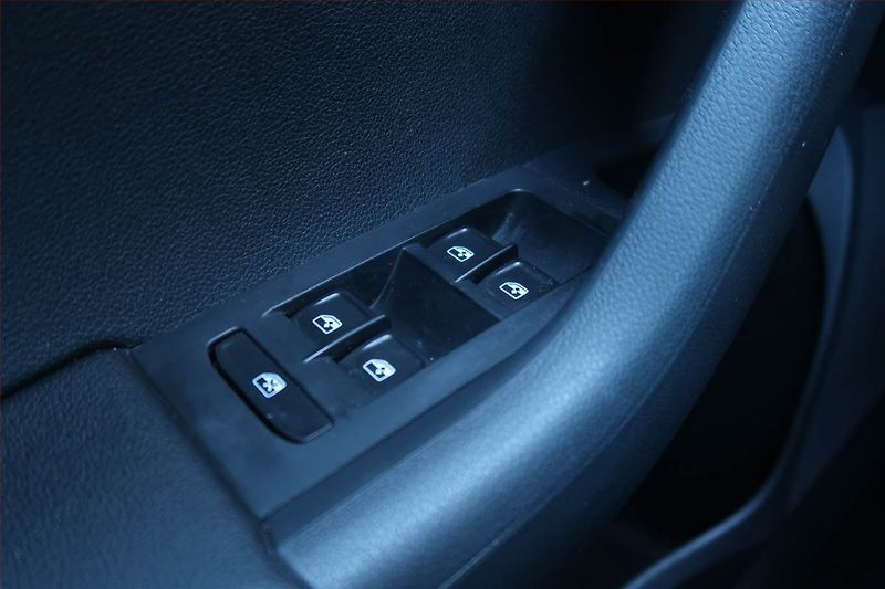 Škoda Octavia (2018) 2.0 TSI, Automat, Kůže, Navi - fotka 23 z 25