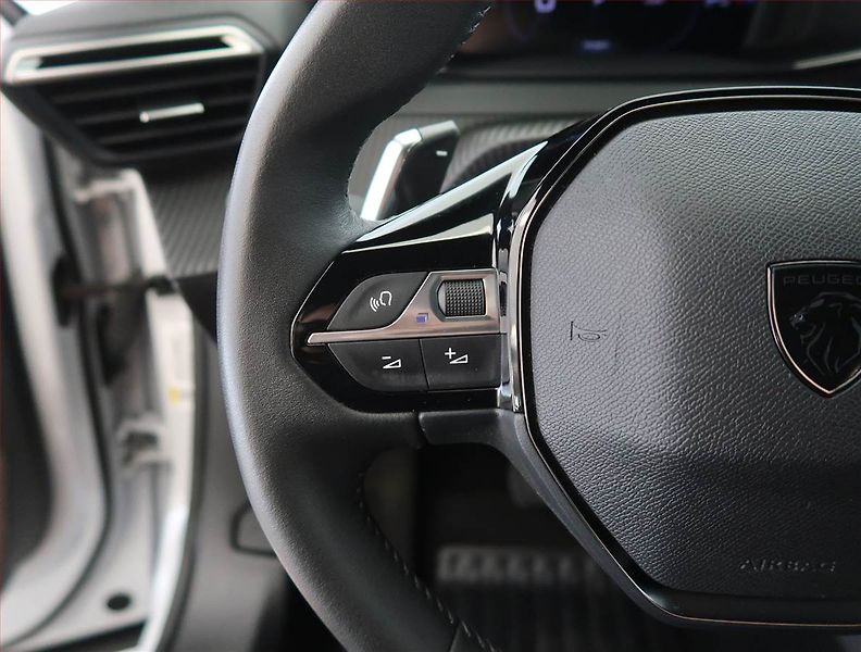 Peugeot 2008 (2025) 1.2 PureTech - fotka 22 z 26