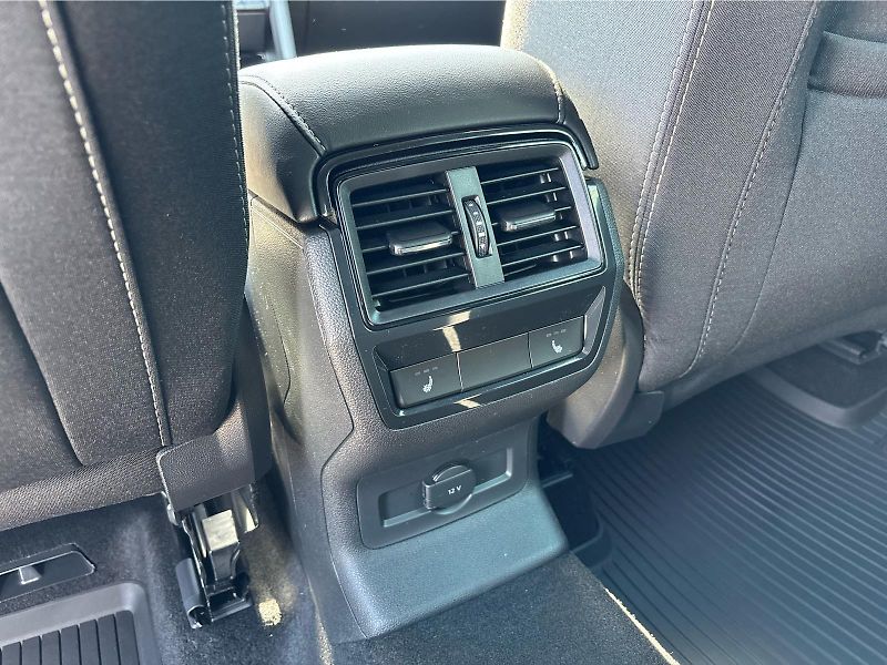 Škoda Karoq 1,5 TSI 110 kW SPORTLINE DSG - fotka 24 z 30