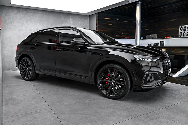 Audi SQ8 competition+, karbon, panorama - fotka 3 z 34