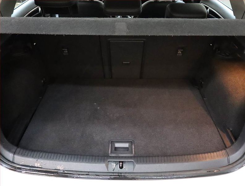Volkswagen Golf (2013) Highline 1.4 TSI, Serv.kniha - fotka 14 z 22