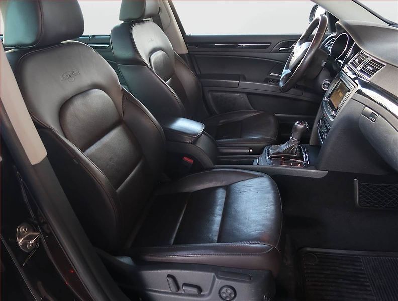 Škoda Superb (2014) Laurin&Klement 2.0 TDI, 4X4 - fotka 9 z 17