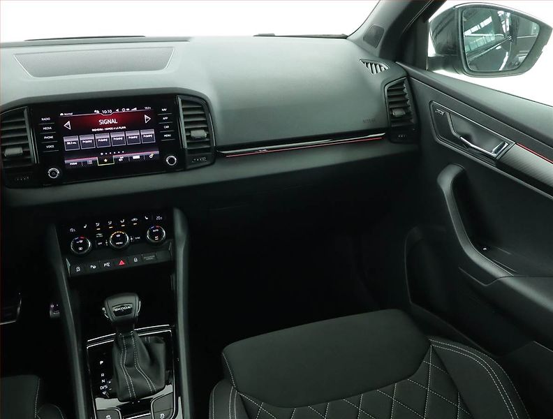 Škoda Karoq (2024) Sportline 1.5 TSI - fotka 8 z 21