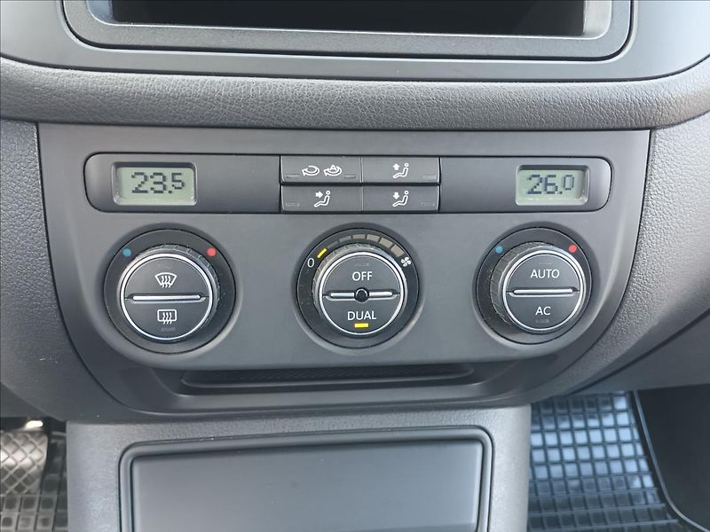 Volkswagen Golf Plus 1,4 TSI,90KW,DIGIKLKIMA,TEMPOM - fotka 30 z 33