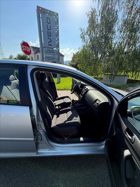 Volkswagen Golf 1,4 VW 1.4 TSI - fotka 7 z 45