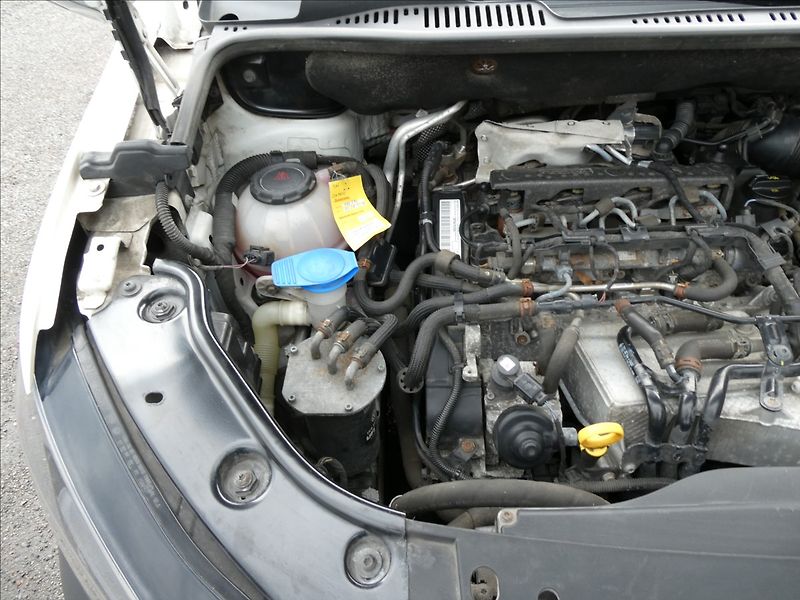 Volkswagen Caddy 2,0 TDi 1.majitel,závěs,tempom - fotka 34 z 49