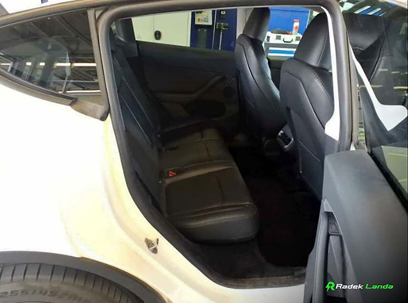 Tesla Model Y (2023) Long Range AWD – 514 HP - fotka 6 z 7