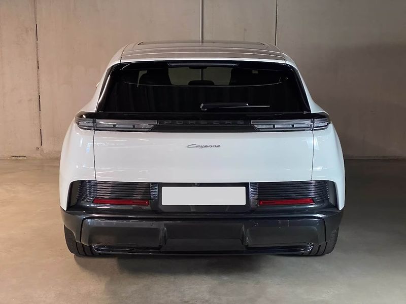 Porsche Cayenne (2026) Electric HuD 360 Display spol. - fotka 5 z 23