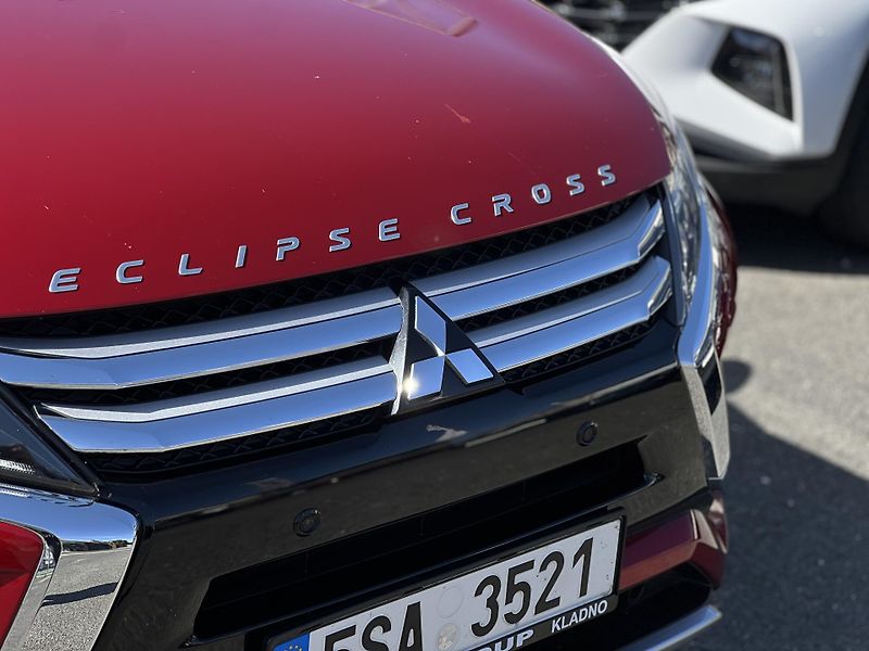 Mitsubishi Eclipse Cross (2020) 1.5 T-MIVEC 120KW - fotka 22 z 24
