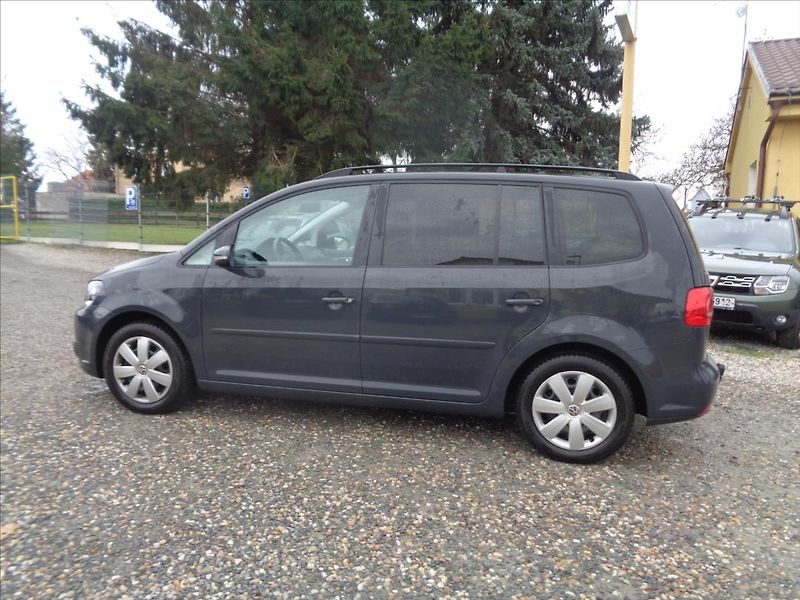Volkswagen Touran 1,4 - fotka 4 z 19