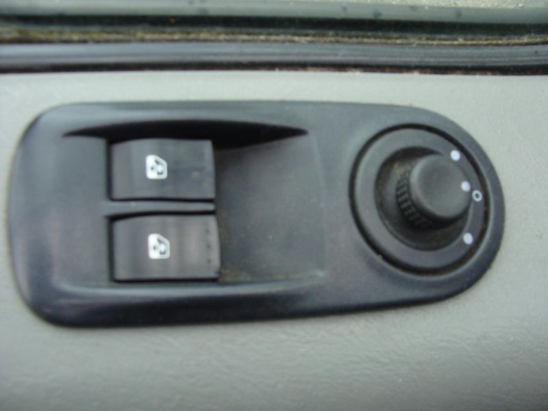 Renault Trafic 2.0 DCi L2H1, 66 kW, tažné - fotka 15 z 22