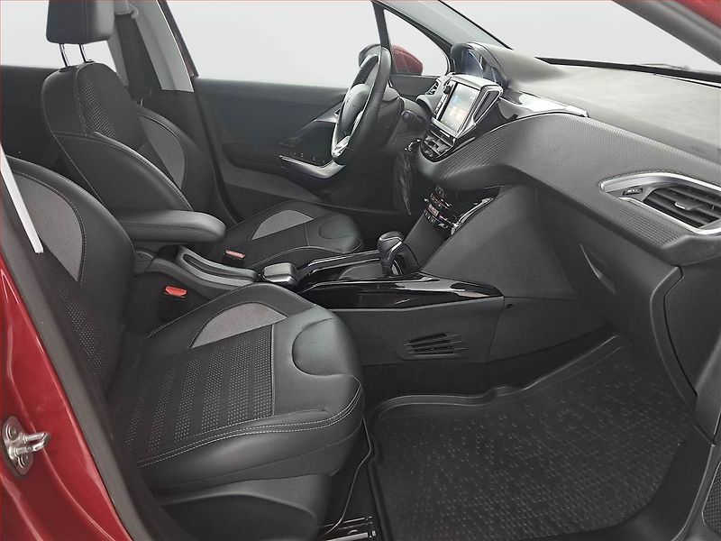 Peugeot 2008 (2018) Allure 1.2 PureTech, Automat - fotka 9 z 20