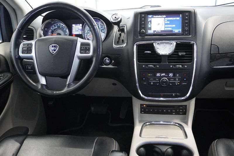 Lancia Voyager VOYAGER 3,6 V6 AUT. - fotka 23 z 33