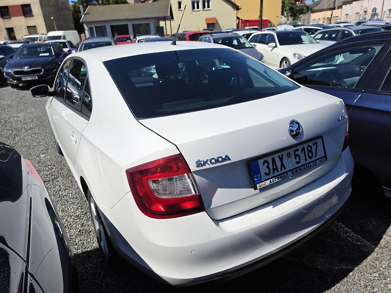 Škoda Rapid 1.2 TSI Park Senzor  - fotka 3 z 18