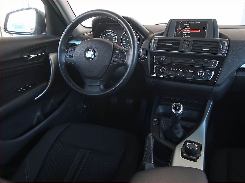 BMW Řada 1 (2016) 116i, Park. senzory - fotka 7 z 16