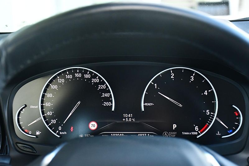 BMW Řada 3 320D xDrive 2xALU 1M ČR - fotka 33 z 38