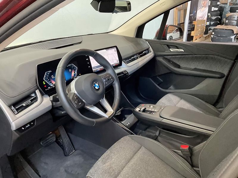 BMW Řada 2 220 Active Tourer Taž DrivAs+ - fotka 8 z 14