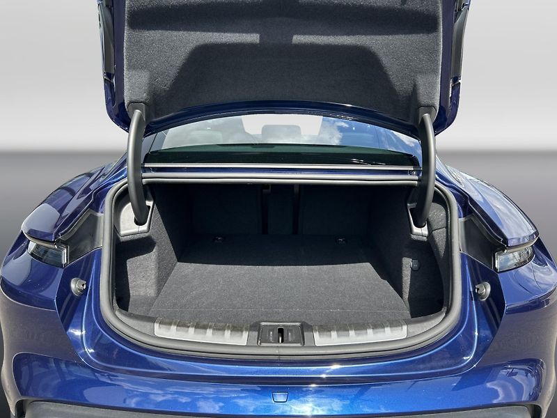 Porsche Taycan 4S - fotka 29 z 30