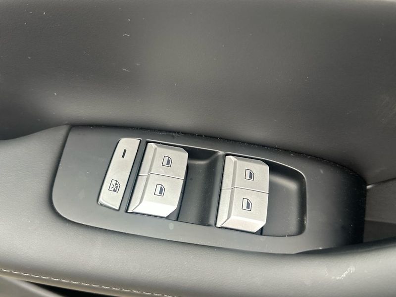 MG MGS5 EV (2026) S5 EV Exclusive 64kWh - fotka 16 z 21