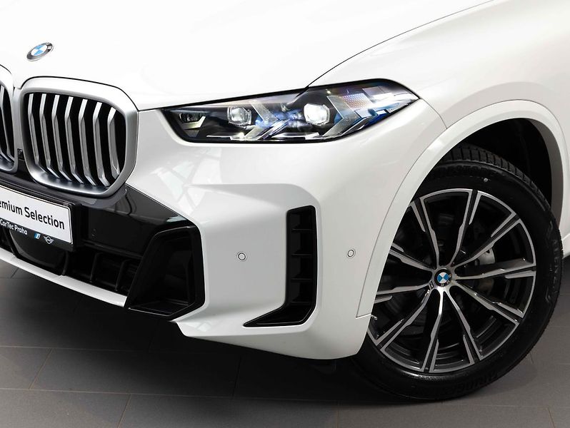 BMW X5 xDrive40i - fotka 7 z 23