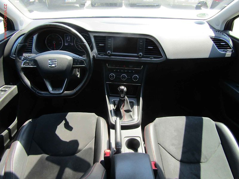 Seat Leon (2016) 1.8TSi, ČR - fotka 8 z 17