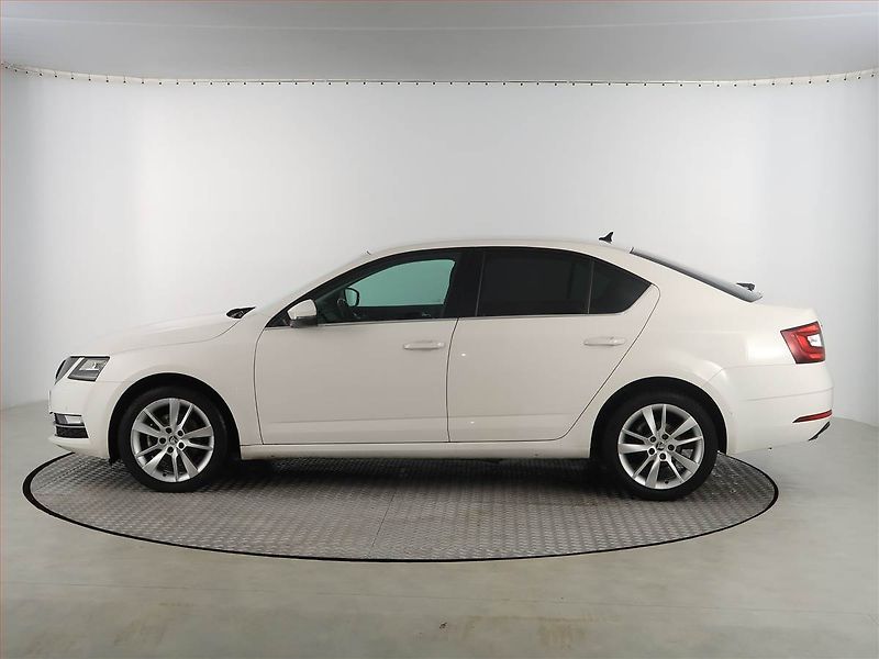 Škoda Octavia (2019) 2.0 TDI, Navi, Tempomat - fotka 3 z 16
