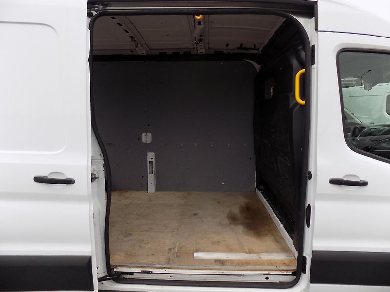Ford Transit 2,2 TDCI 92 KW L3H2 KLIMA TZ - fotka 24 z 41