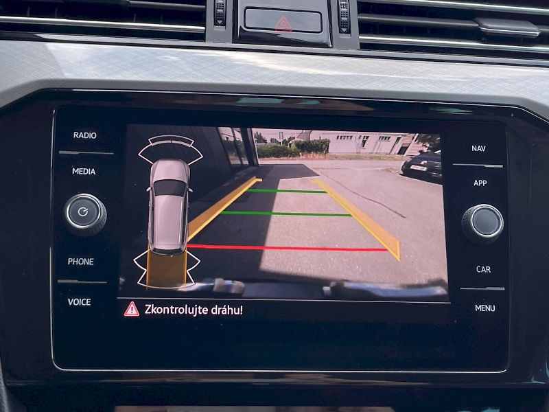 Volkswagen Passat (2023) 2.0 TDI 110kW DSG Business - fotka 15 z 32