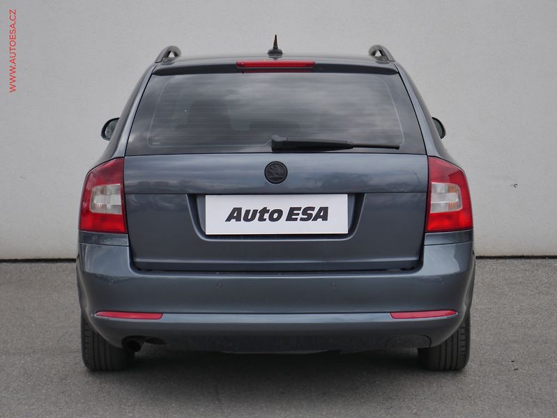 Škoda Octavia (2011) 1.6 TDi, Elegance, DSG - fotka 5 z 20