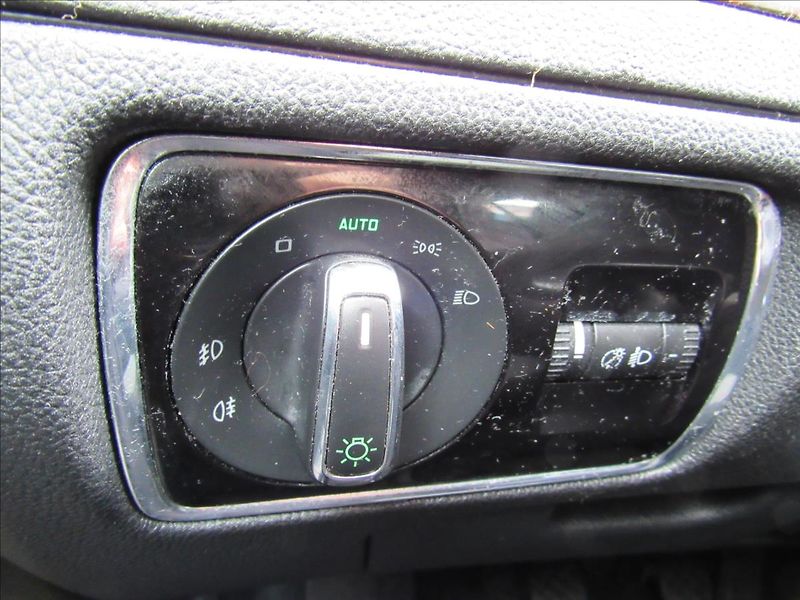 Škoda Superb 1,9 TDi 77kW Combi - fotka 23 z 30