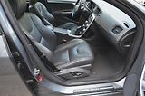 Volvo V60 (2016) 2.4 D6 AWD PHEV 212kW Momentum - náhled 14