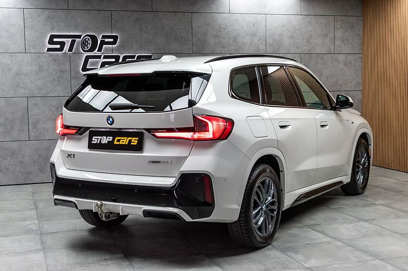 BMW X1 xDrive23d ///M*TAŽNÉ*KESSY* - fotka 8 z 49