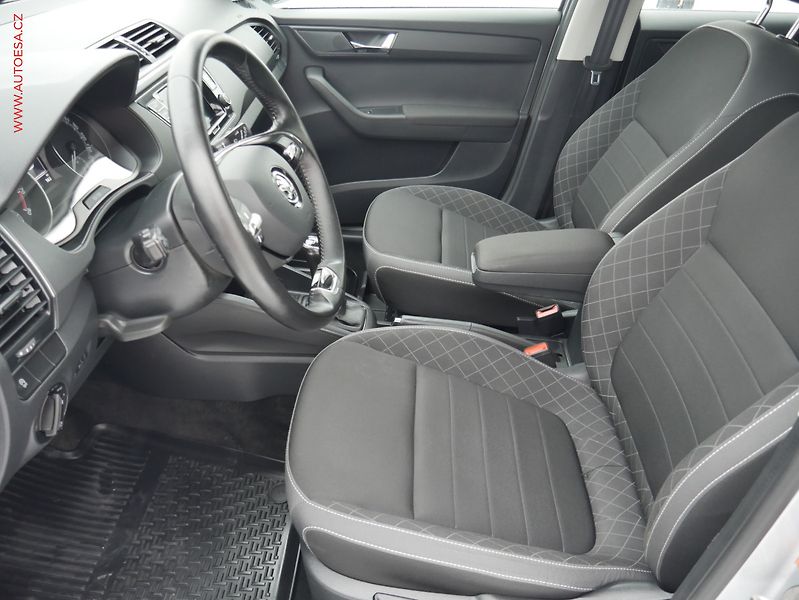 Škoda Fabia (2021) 1.0 TSi, 2.maj,ČR, Ambition - fotka 9 z 23