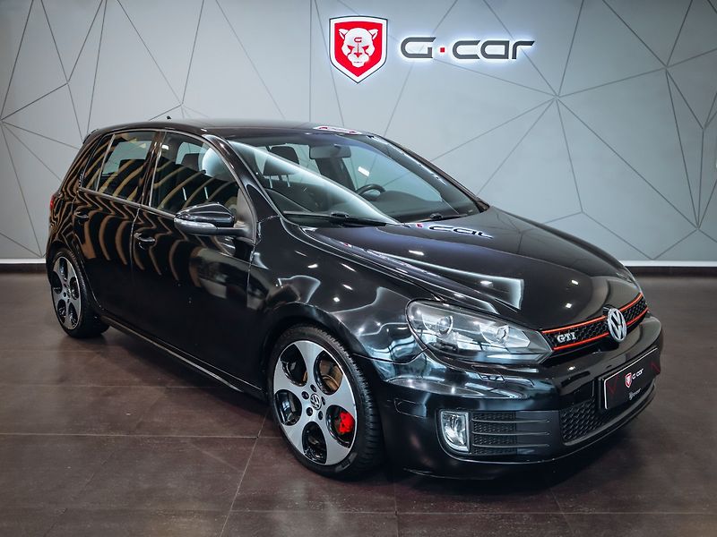 Volkswagen Golf GTI - fotka 2 z 27