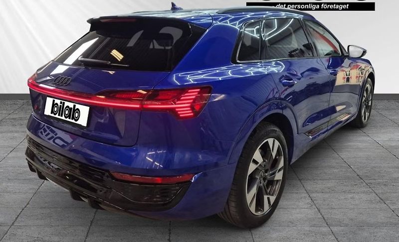 Audi Q8 e-tron 55 Q S-Line 360k Pano Tažné - fotka 4 z 9
