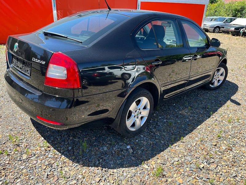 Škoda Octavia (2013) Liftback, automat DSG, 2.0 TSI - fotografie inzerátu
