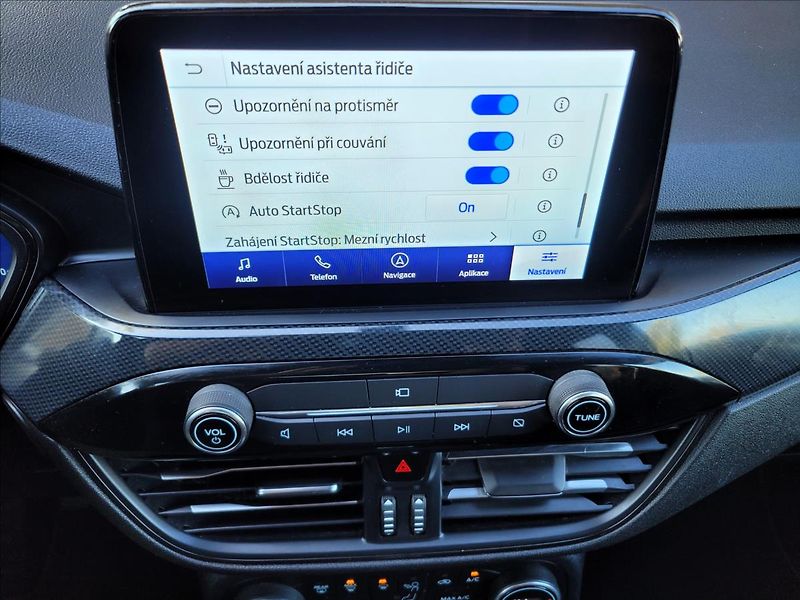 Ford Kuga 2,0 D,ST-line,led,kůže - fotka 33 z 50