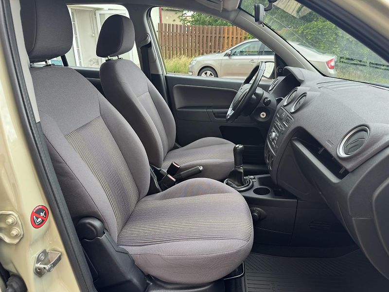Ford Fusion (2009) 1.4i 59kW - fotka 18 z 22