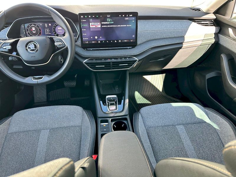 Škoda Octavia (2024) 1.5 TSI 110kW MHEV Top Selecti - fotka 5 z 24