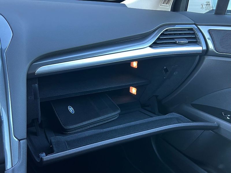 Ford Mondeo (2021) 2.0 TDCi-TAŽNÉ-VYHŘEV.S - fotka 43 z 48