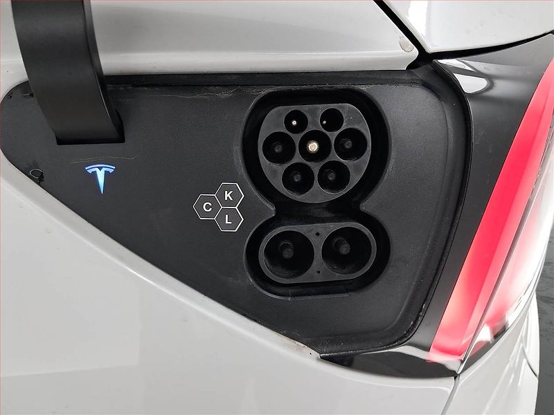 Tesla Model Y (2023) Long Range AWD 79kWh, SoH 93% - fotka 16 z 20