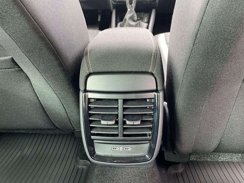 Škoda Kamiq (2026) 1,0 TSI 85 kW DSG Top Selectio - fotka 10 z 32